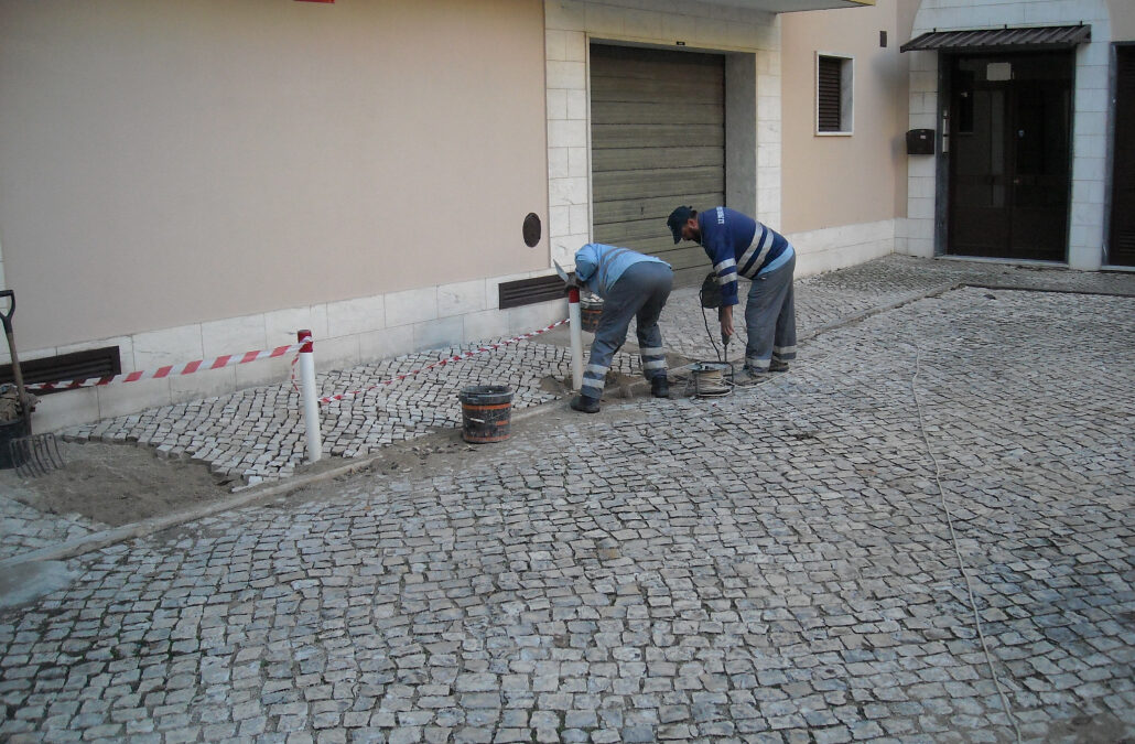 Reparação de passeios e direcionamento das águas | Prior Velho