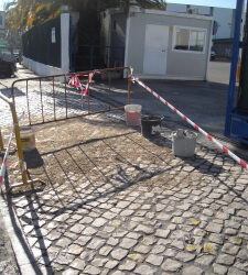 Reparação de calçada na Rua Prof. Henrique de Barros